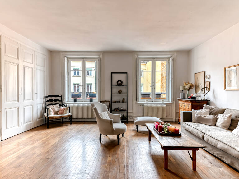 LYON 2 Quartier d'Ainay - 110 m2 : un lieu de caractère à vi — photo 1
