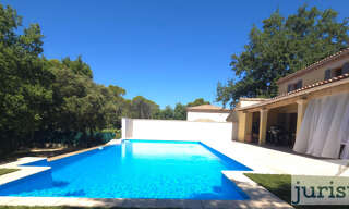 Maison 8 Pièces 218 m² à vendre à Uchaux (84100)