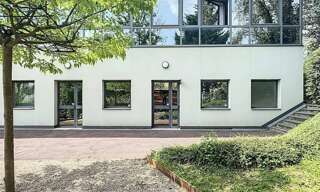 Commerce  143 m² à louer à Limonest (69760)