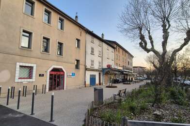 Appartement 12 pièces 332000 €