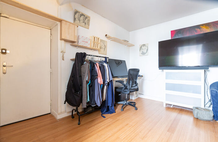 A VENDRE NANTES ST CLEMENT STUDIO AU CALME DANS IMMEUBLE RENOVE — photo 3