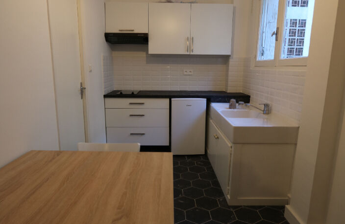 BASTIA  proche centre ville- Studio meublé de 30 m² env résidence 'Impératrice' — photo 2