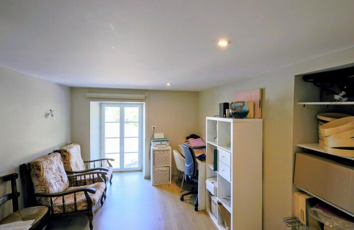 Local commercial 31 m² avec logement 128 m² — photo 3