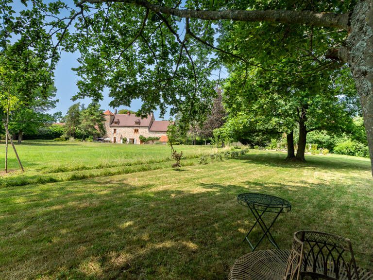 BOURGOGNE SUD, PROPRIETE XVIIème, 5 CHAMBRES,DEPENDANCES,PARC CLOS  D' 1 HA. — photo 1