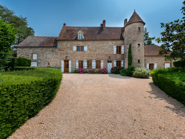 BOURGOGNE SUD, PROPRIETE XVIIème, 5 CHAMBRES,DEPENDANCES,PARC CLOS  D' 1 HA. — photo 1