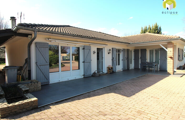 MAISON PLAIN PIED 146 M2 A MEZERIAT — photo 2