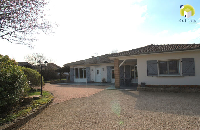 MAISON PLAIN PIED 146 M2 A MEZERIAT — photo 3