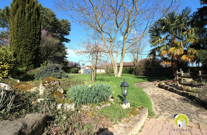 MAISON PLAIN PIED 146 M2 A MEZERIAT — photo 4