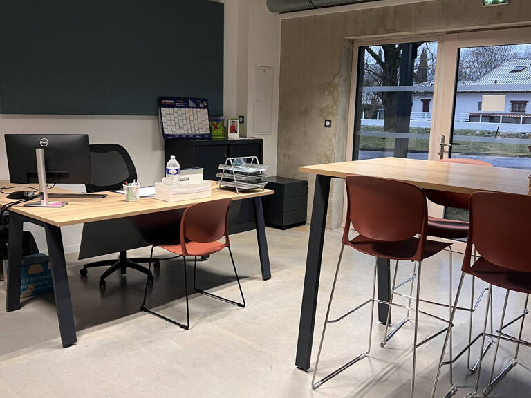 À LOUER   Bureau neuf de 27m2 dans un bâtiment passif   Saint-Jean-Pied-de-Port (64220) — photo 1