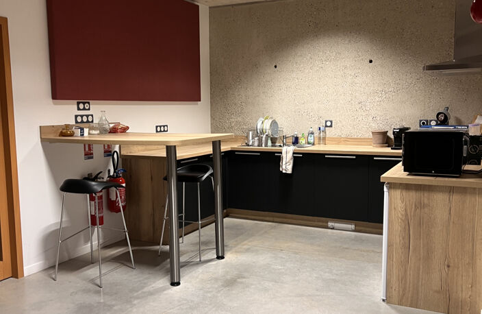 À LOUER   Bureau neuf de 27m2 dans un bâtiment passif   Saint-Jean-Pied-de-Port (64220) — photo 5