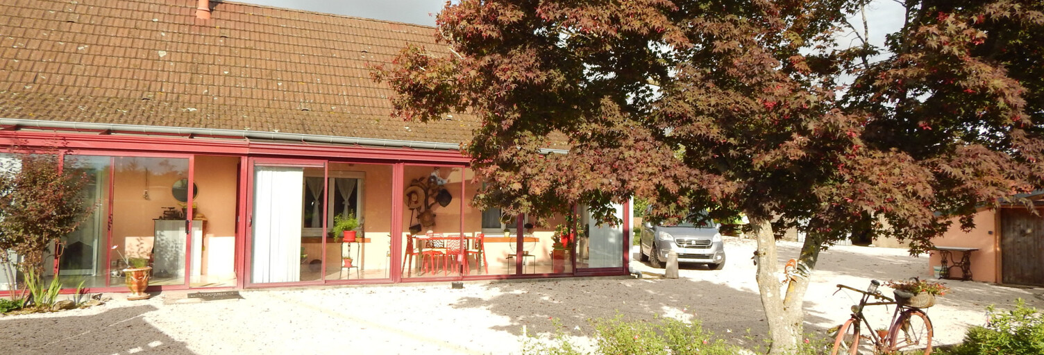 Maison 10 Pièces 156 m² à vendre à Saint-Germain-du-Bois (71330)