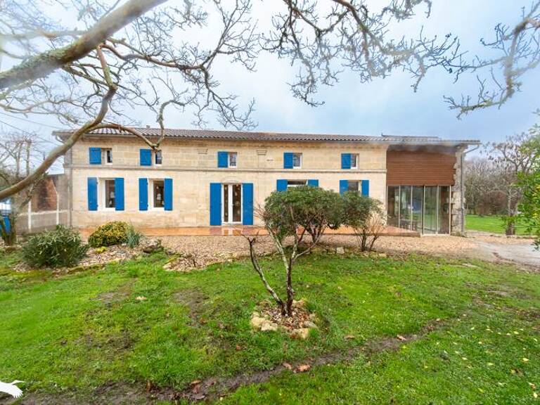 Maison en pierre de 7 pièces principales — photo 1