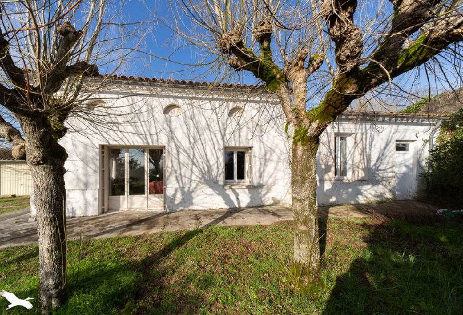 Maison en pierre de 3 pièces principales — photo 1