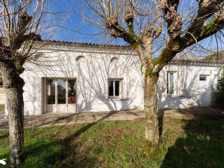 Maison en pierre de 3 pièces principales — photo 1