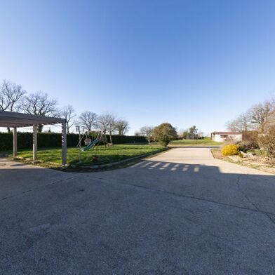 Maison 8 pièces 307110 €