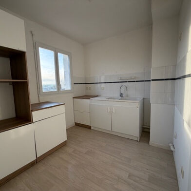Appartement 3 pièces 846 €
