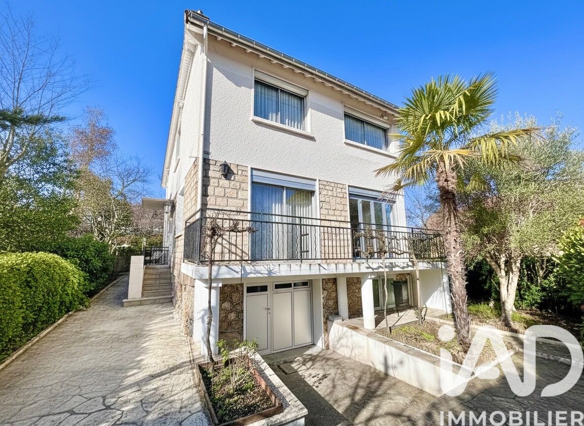 Verrieres-le-Buisson - 126m² - 6p. - 4ch.