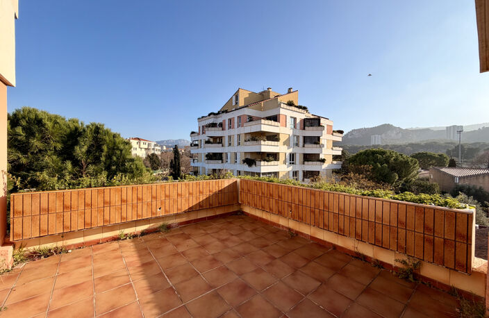 A vendre duplex terrasse T4/5 13008 Marseille — photo 5