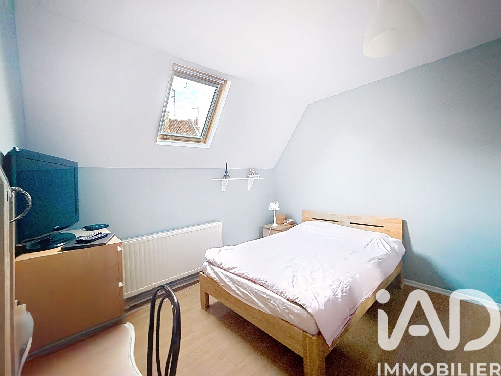 Douai - 332m² - 1p.