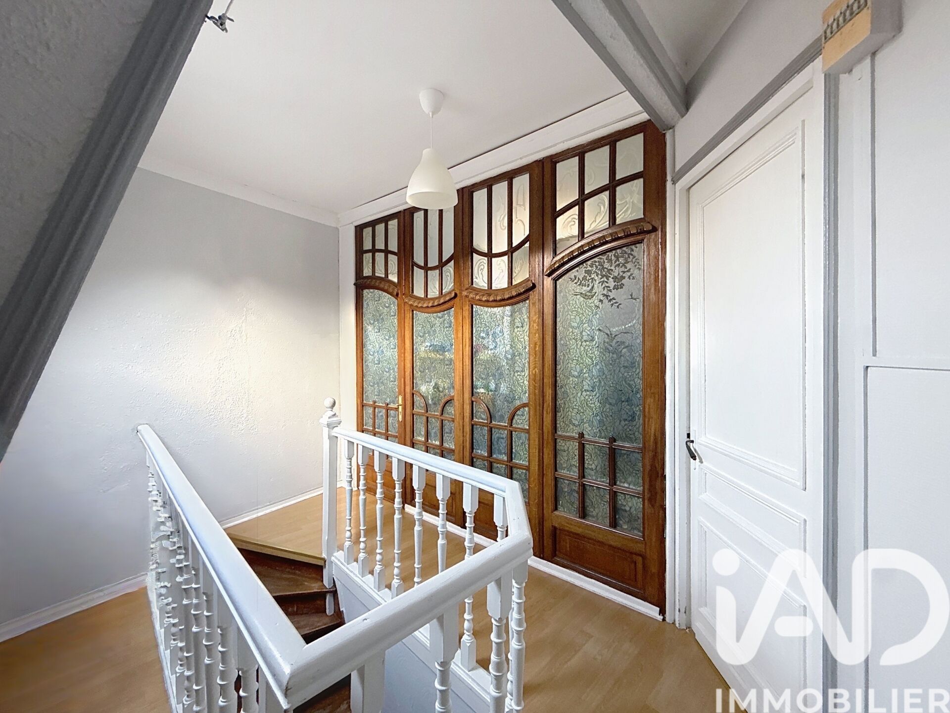 Douai - 332m² - 1p.