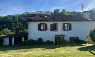 Appartement 4 Pièces 112 m² à louer à Saint-Étienne-de-Baïgorry (64430)