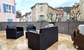 Appartement 3 Pièces 101 m² à vendre à Cuges-les-Pins (13780)