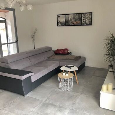 Maison 3 pièces 1300 €