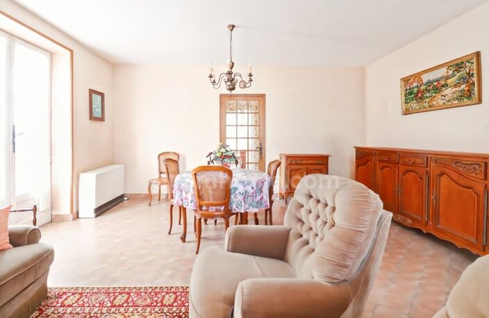 MAISON PLAIN PIED 2 Chambres - 77  m² + MAISON 3 niveaux - 3 Chambres - 82 m² - GARAGE et DEPENDANCES - terrain 1700 m² environ  MAGNAC LAVAL (87190) — photo 4