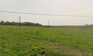 Terrain  608 m² à vendre à Saint-Quentin-de-Baron (33750)