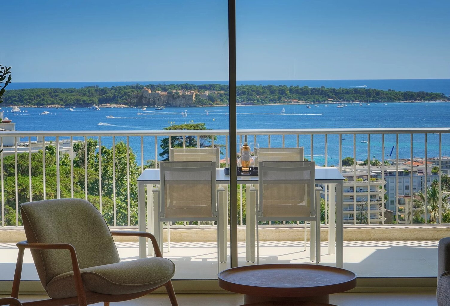 Superbe 4 P Vue panoramique mer Résidence de prestige Cannes Cal — photo 1