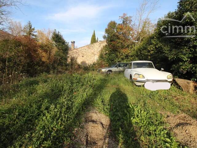 A vendre terrain constructible viabilisé de 737m² — photo du bien