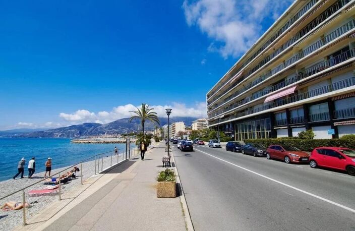 ROQUEBRUNE CAP MARTIN 'FRONT DE MER' | 3/4P 130M² | PARKINGS — photo 2