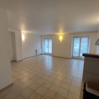 Appartement 3 pièces 842 €