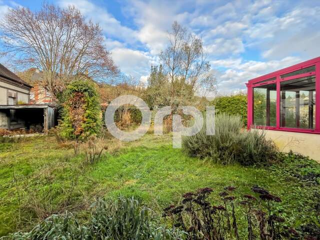 Maison de 125m² idéalement située à Évreux – Grand jardin et dépendance exceptionnelle — photo du bien