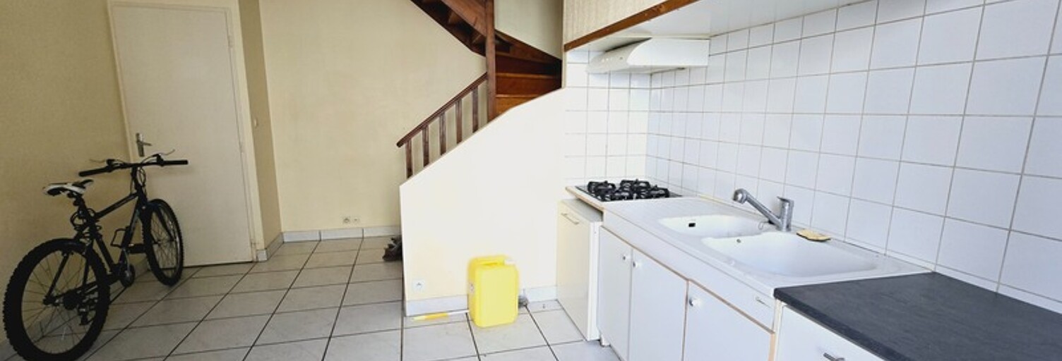 Immeuble  98 m² à vendre à Saint-Jean-d'Angély (17400)