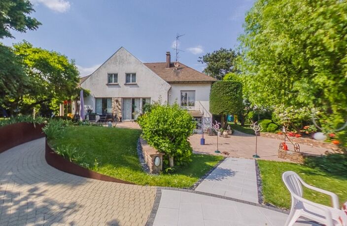Dpt Haut-Rhin (68), à vendre MULHOUSE maison d'architecte 372 m2 dans son magnifique jardin — photo 2