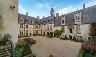Maison 43 Pièces 1400 m² à vendre à Saint-Florent-sur-Cher (18400)