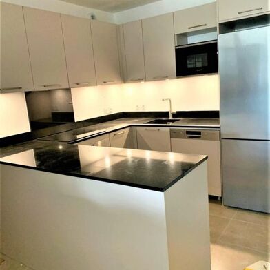 Appartement 3 pièces 2500 €