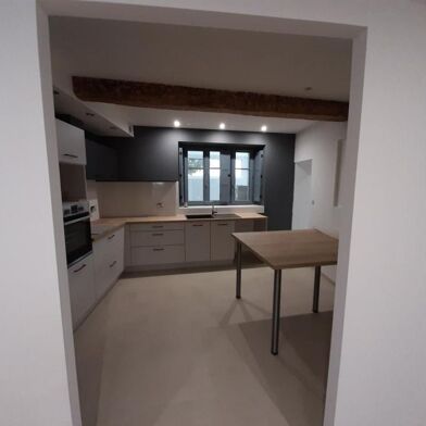 Maison 6 pièces 890 €