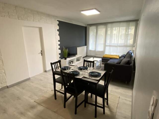 Mieux qu'un studio, une chmabre meublée avec services — photo du bien