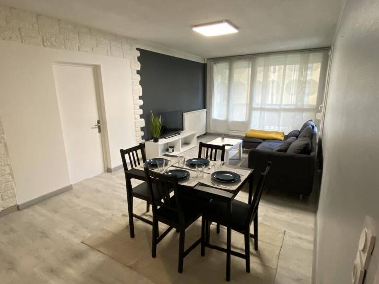 Mieux qu'un studio, une chmabre meublée avec services — photo 1