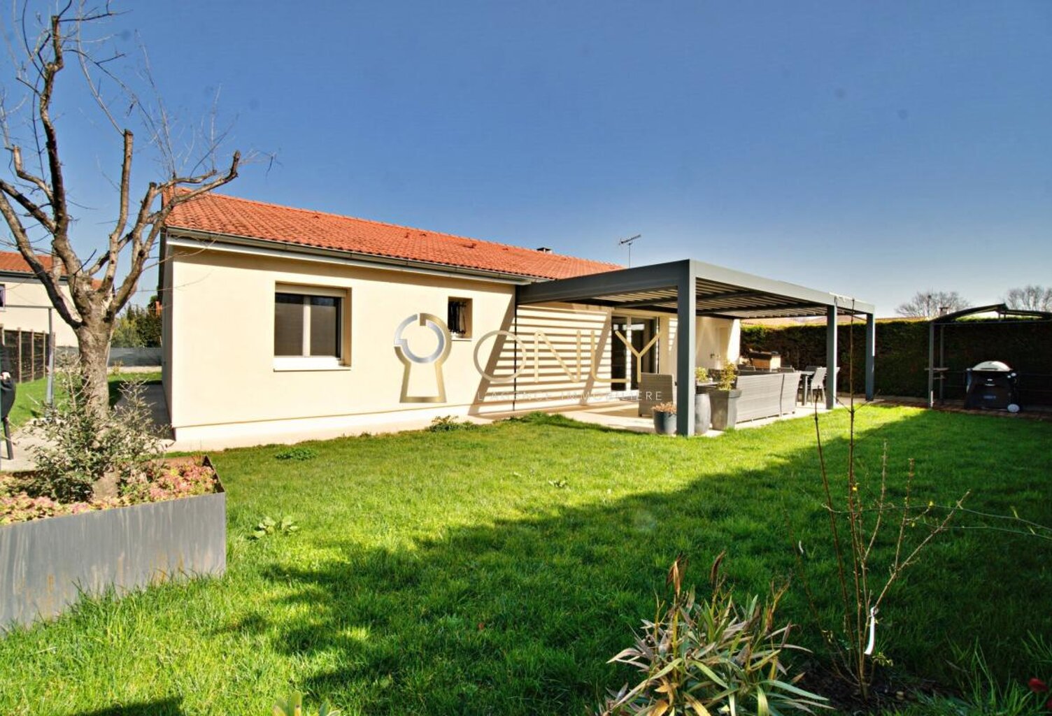 Quincieux- Maison plain-pied - 3 Chambres — photo 1