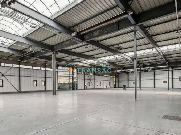 A Louer Entrepôt indépendant de 2 899m² sur un foncier de 4 037m² à Créteil — photo 1
