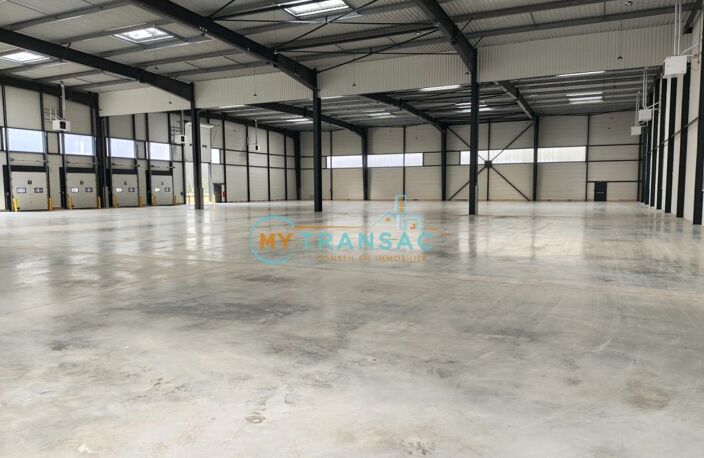 A LOUER locaux d'activités neufs de 1732, 3554 et 7116m² à La Courneuve — photo 4