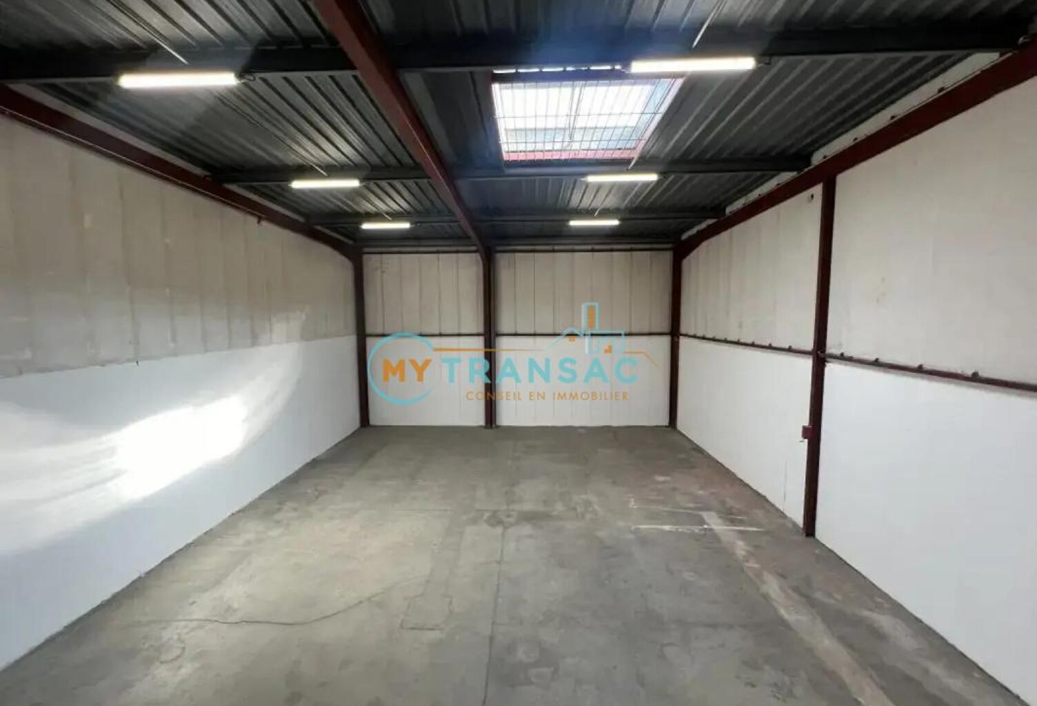 A louer Local d'activité et bureaux de 245m² — photo 1