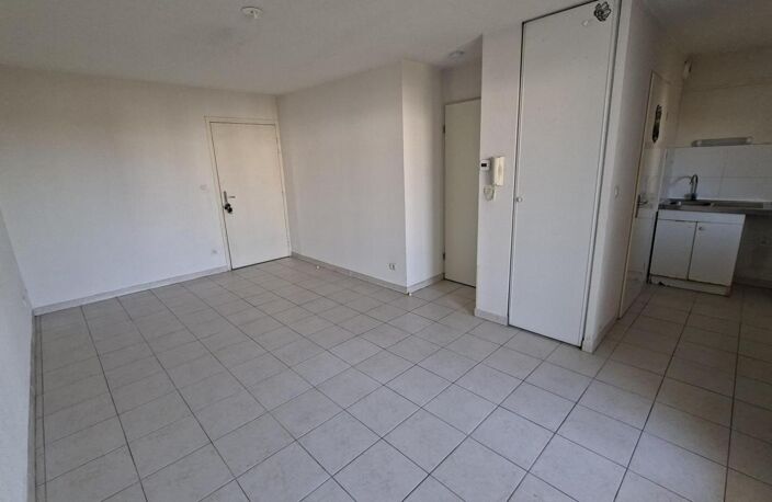 RESIDENCE LA MANADE, T2 AVEC BALCON — photo 5