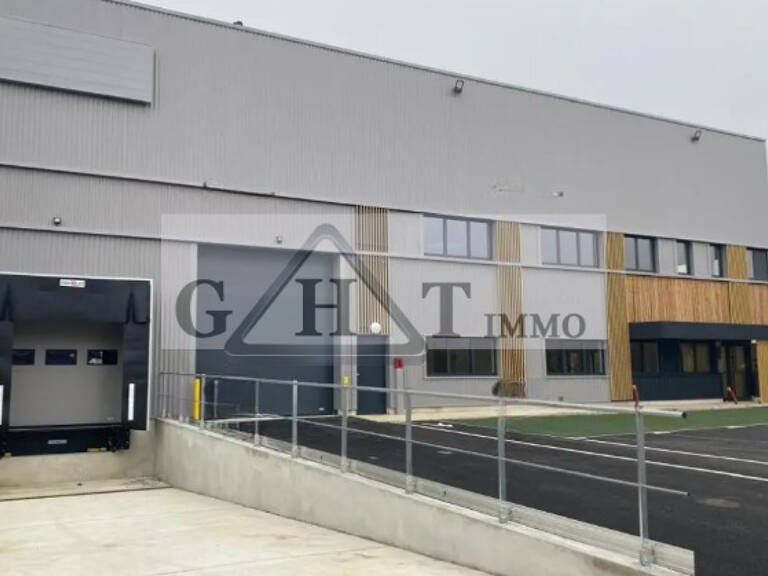 Entrepôt – 1 675 m² – Vaires-sur-Marne — photo 1