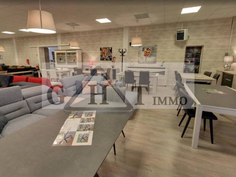 LOCAL COMMERCIAL À VENDRE – COULOMMIERS (77120) — photo 1