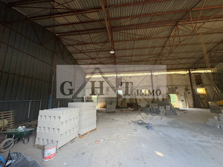 ENTREPOT 160 M² A LOUER A CHAUMES EN BRIE — photo 1