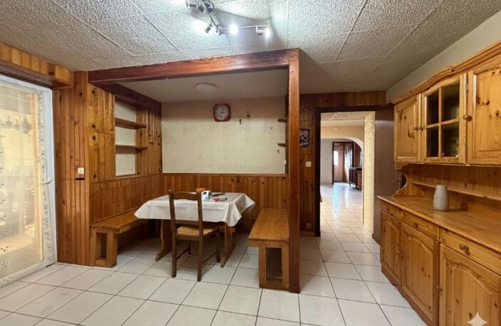 Vaste maison de ville avec jardin, garage et double accès proche frontière, idéal investissement ou famille — photo 5